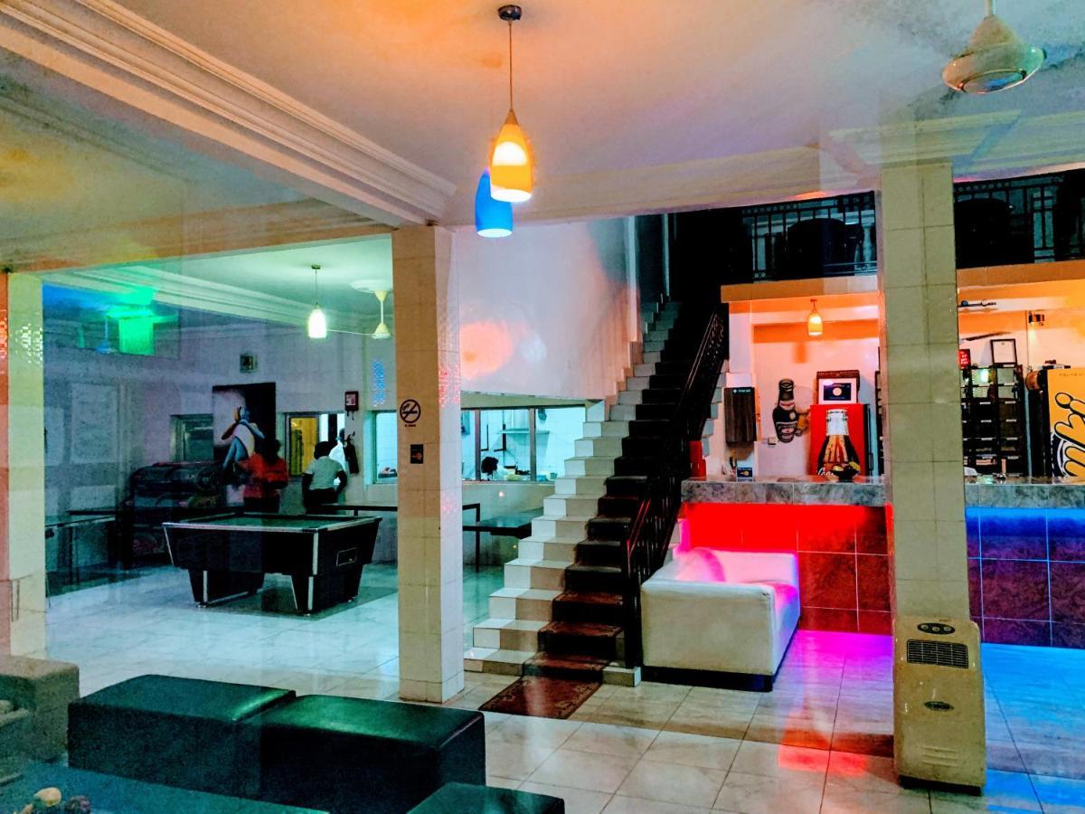 Woodpecker Resort Hotel Banjul Exterior photo
