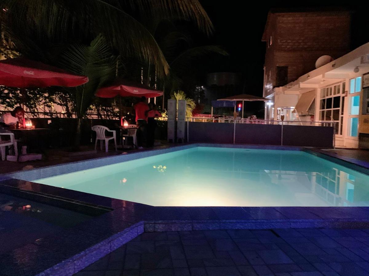 Woodpecker Resort Hotel Banjul Exterior photo