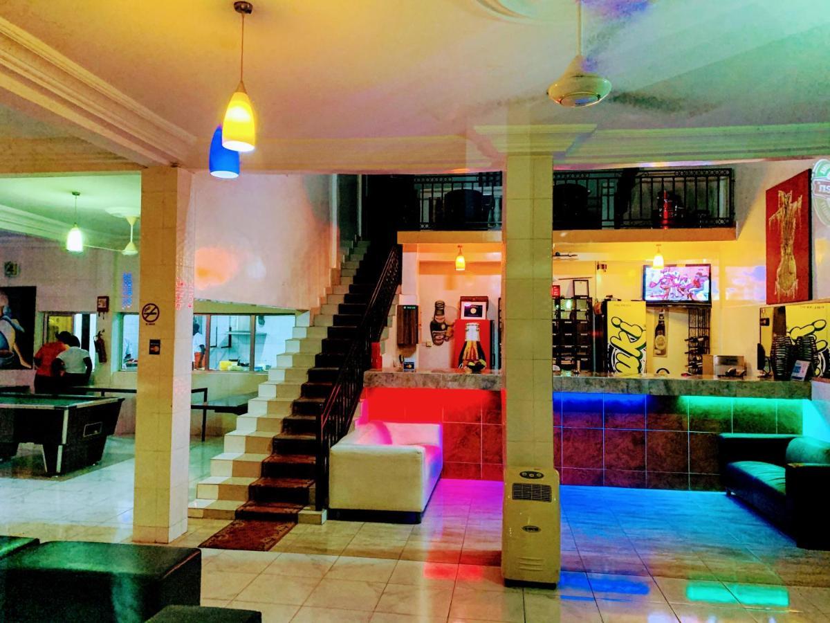Woodpecker Resort Hotel Banjul Exterior photo