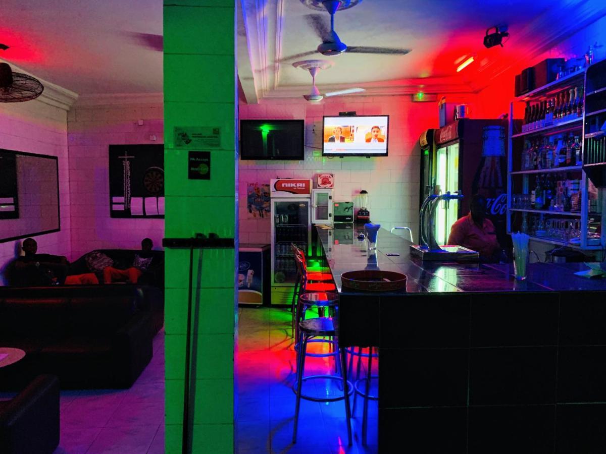 Woodpecker Resort Hotel Banjul Exterior photo
