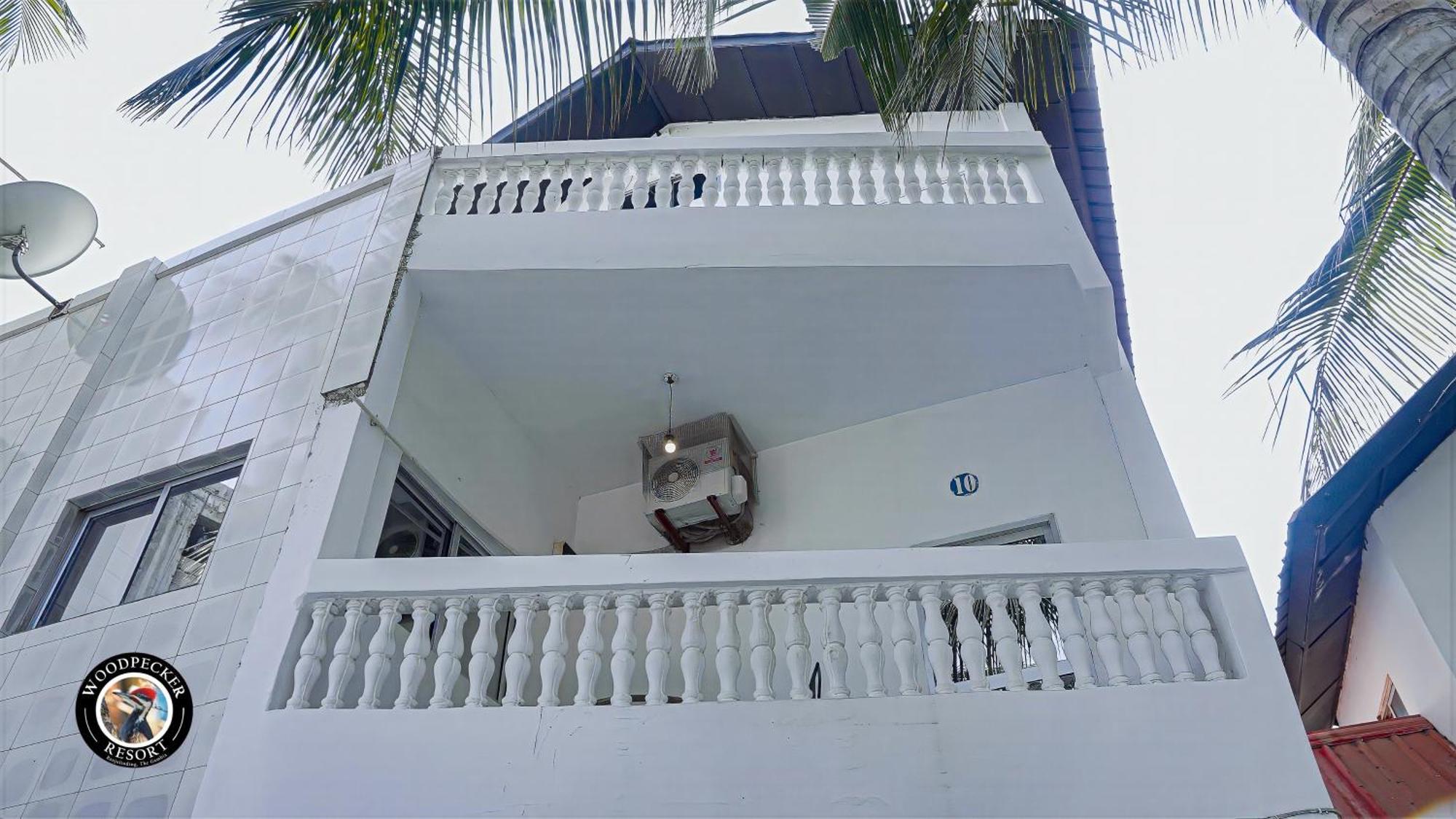 Woodpecker Resort Hotel Banjul Exterior photo