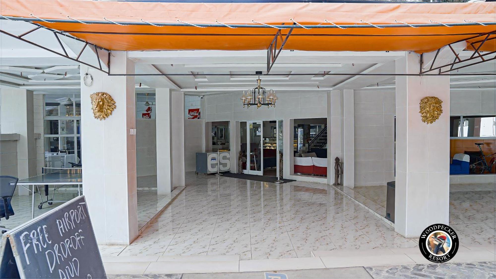 Woodpecker Resort Hotel Banjul Exterior photo