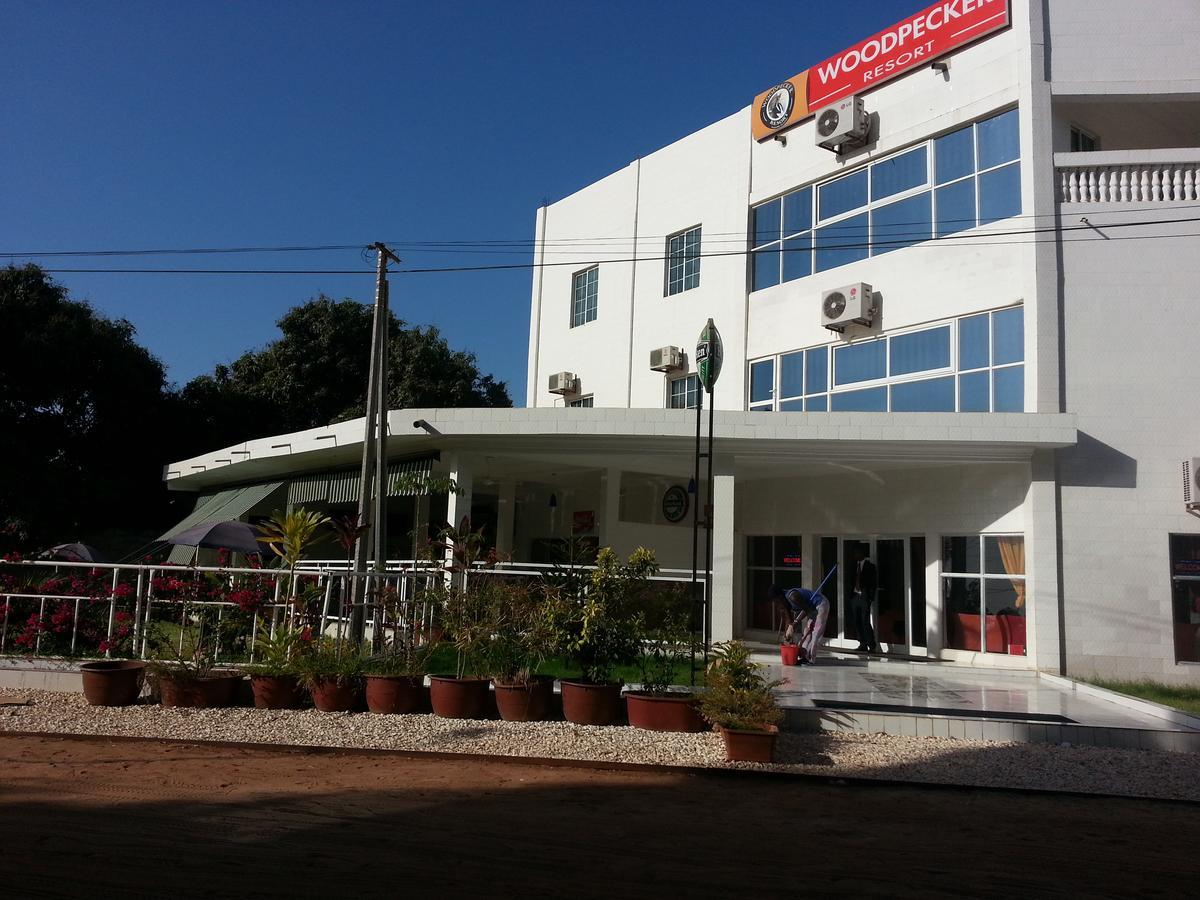 Woodpecker Resort Hotel Banjul Exterior photo
