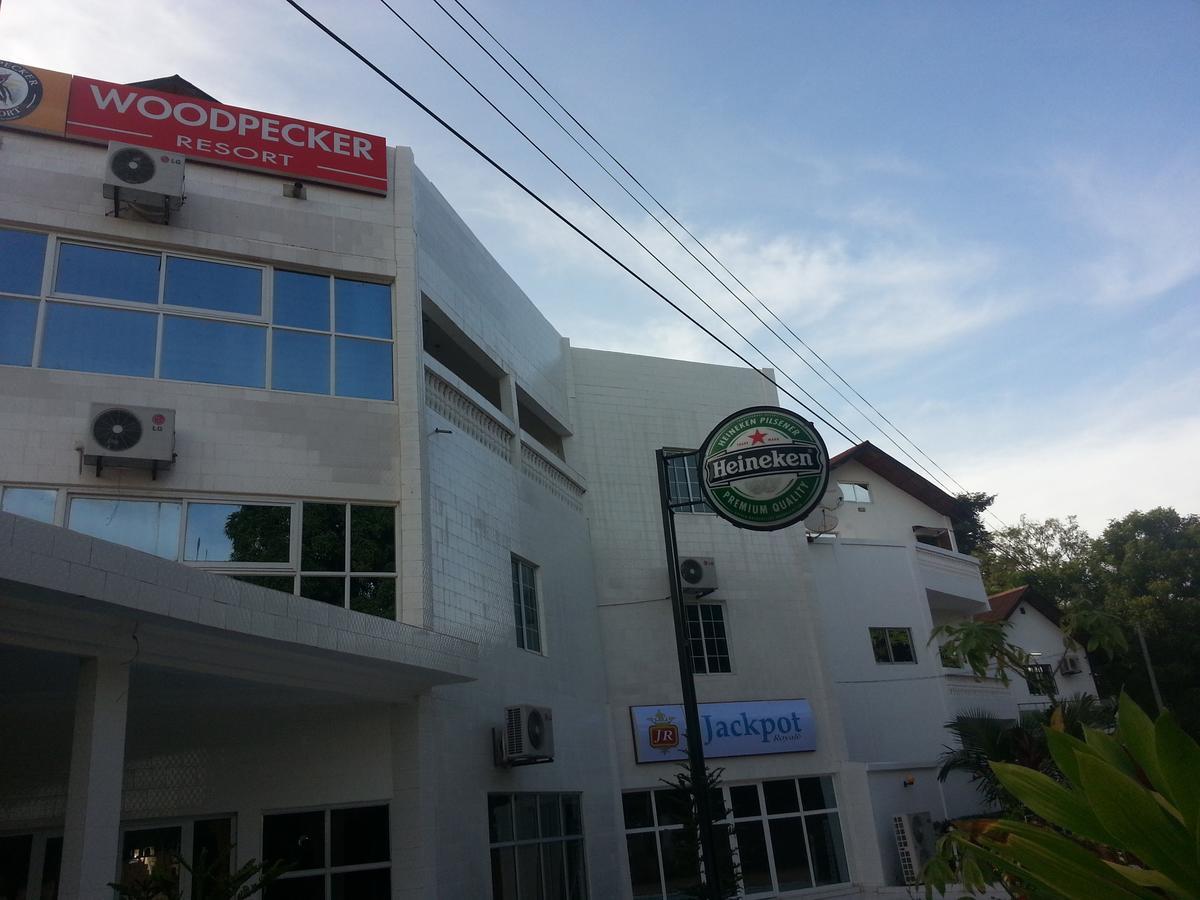 Woodpecker Resort Hotel Banjul Exterior photo