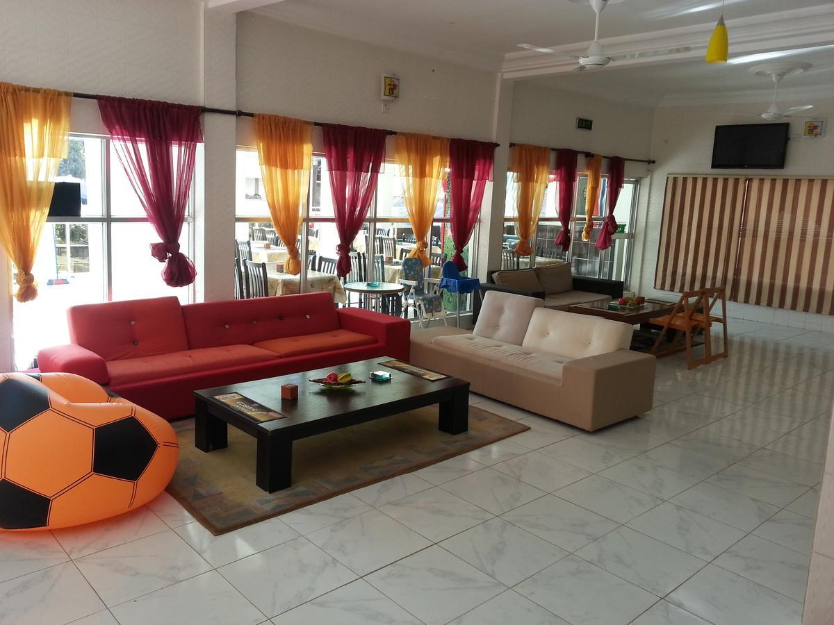 Woodpecker Resort Hotel Banjul Exterior photo