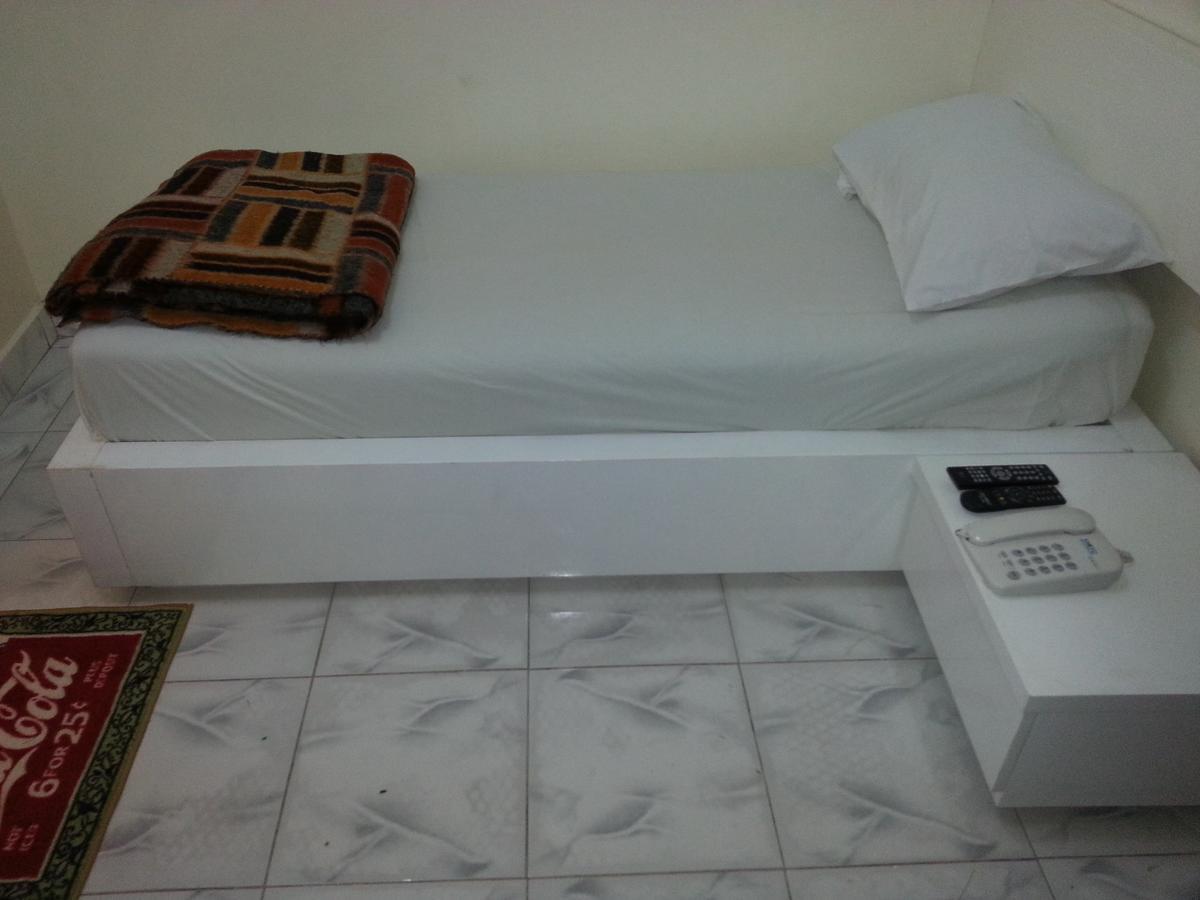 Woodpecker Resort Hotel Banjul Exterior photo