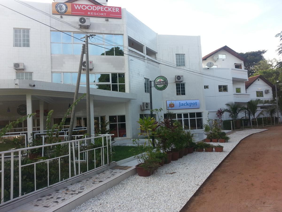 Woodpecker Resort Hotel Banjul Exterior photo